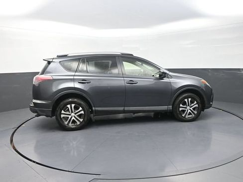 Used 2016 Toyota RAV4 LE FWD image 9