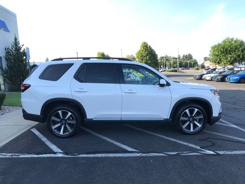 Used 2023 Honda Pilot Elite image 16
