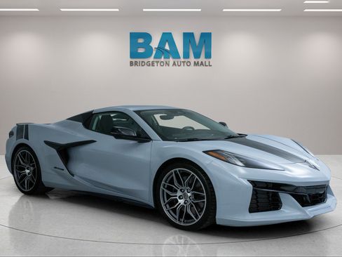 Used 2024 Chevrolet Corvette Z06 RWD image 1