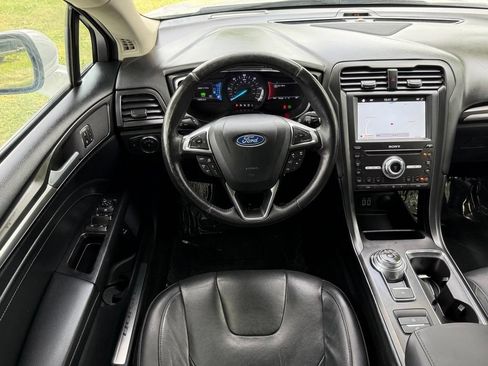 Used 2019 Ford Fusion Titanium FWD image 29