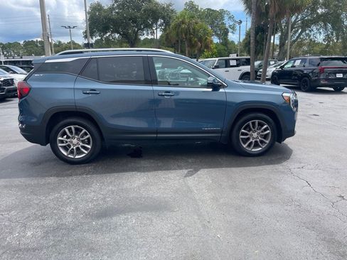 Used 2024 GMC Terrain SLT AWD/4WD image 7