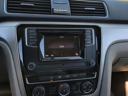 Used 2018 Volkswagen Passat 2.0T S w/ Driver Assistance Package image 22