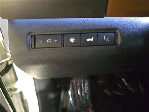 Used 2022 Nissan Pathfinder Platinum w/ Cargo Package AWD/4WD image 27