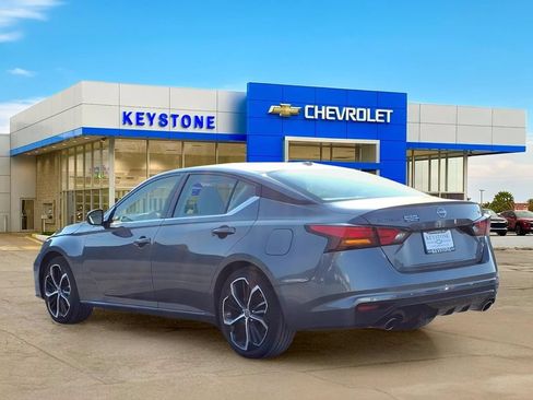 Used 2024 Nissan Altima 2.5 SR FWD image 5