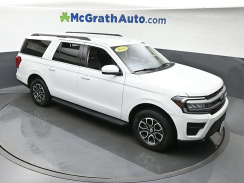 Used 2024 Ford Expedition Max XLT image 3