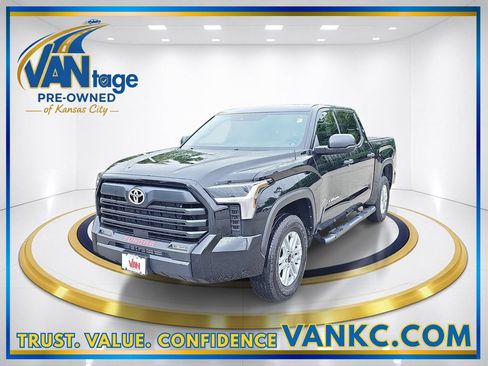 Used 2025 Toyota Tundra SR5 AWD/4WD image 1