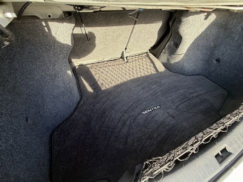 Used 2017 Nissan Sentra SR w/ SR Midnight Edition image 13