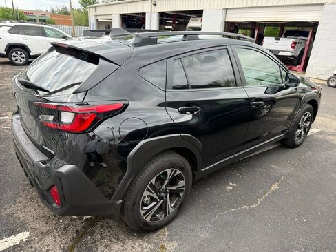 Used 2025 Subaru Crosstrek 2.0i Premium image 2