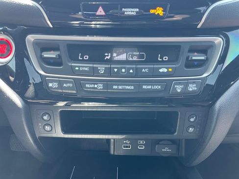 Used 2025 Honda Ridgeline Black Edition image 25