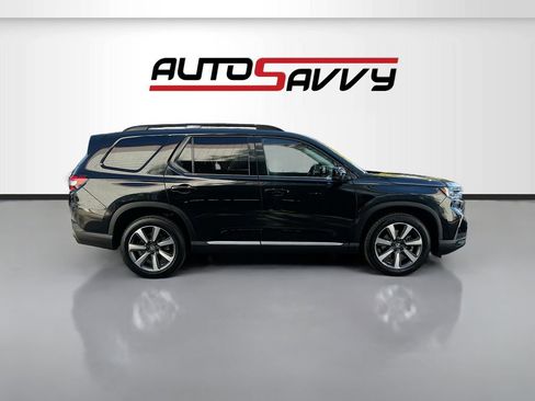 Used 2023 Honda Pilot Elite image 8