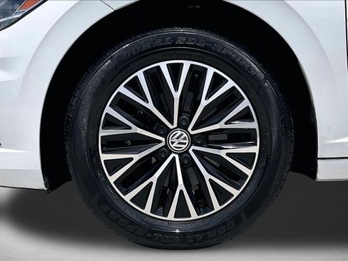 Used 2019 Volkswagen Jetta SE FWD image 9