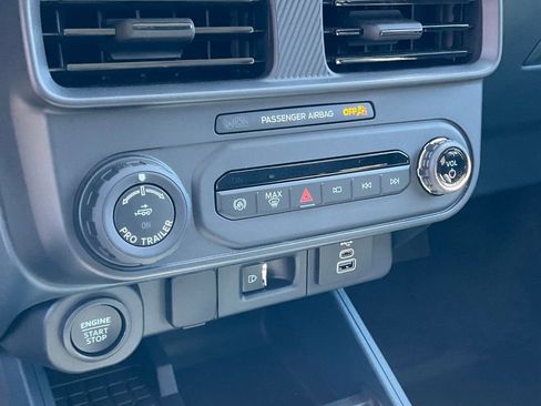 New 2025 Ford Maverick Lariat w/ Black Appearance Package image 54