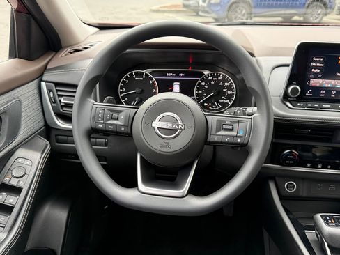 Used 2023 Nissan Rogue SV image 13