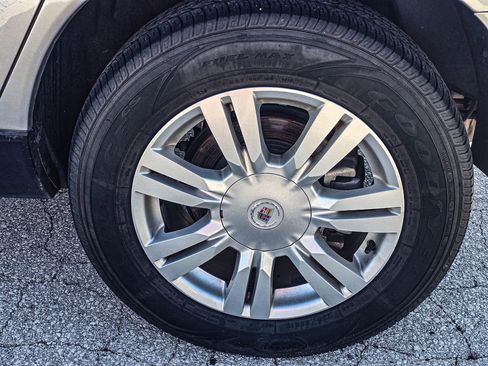 Used 2013 Cadillac SRX FWD image 7