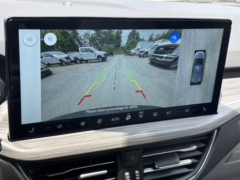 New 2025 Ford Escape SE w/ PHEV Premium Package image 28