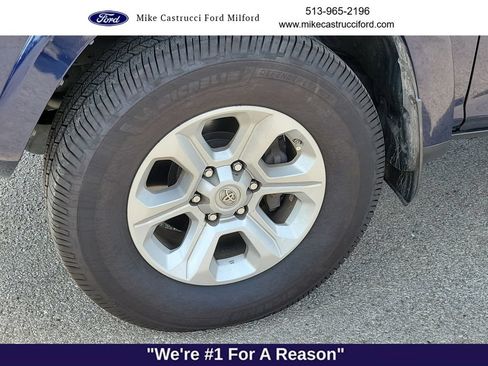 Used 2018 Toyota 4Runner SR5 AWD/4WD image 9