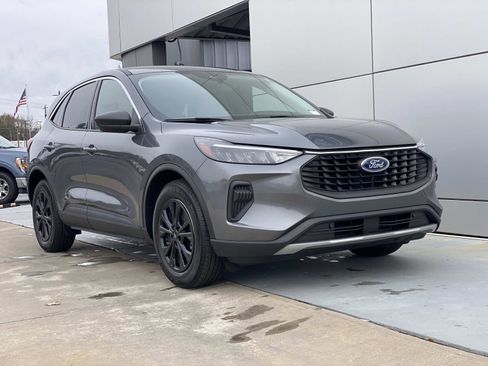 Used 2023 Ford Escape Active w/ Cold Weather Package image 2