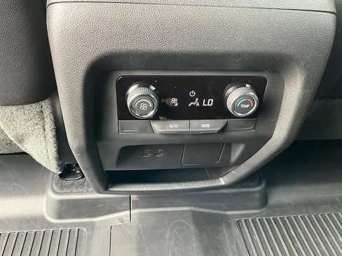 Used 2026 Chevrolet Traverse LT w/ LPO, Floor Liner Package AWD/4WD image 32