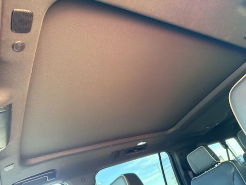 Used 2023 Chevrolet Suburban Premier AWD/4WD image 28