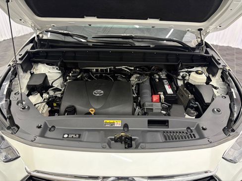 Used 2022 Toyota Highlander Limited FWD image 39