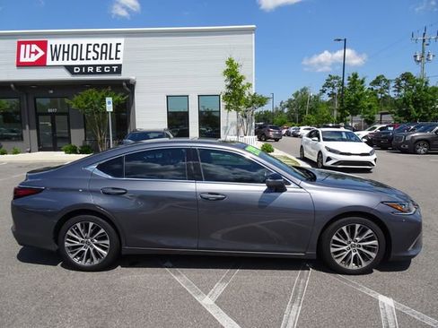 Used 2019 Lexus ES 350 w/ Premium Package FWD image 3