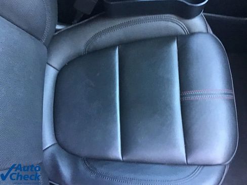 Used 2023 Chevrolet Traverse RS image 41