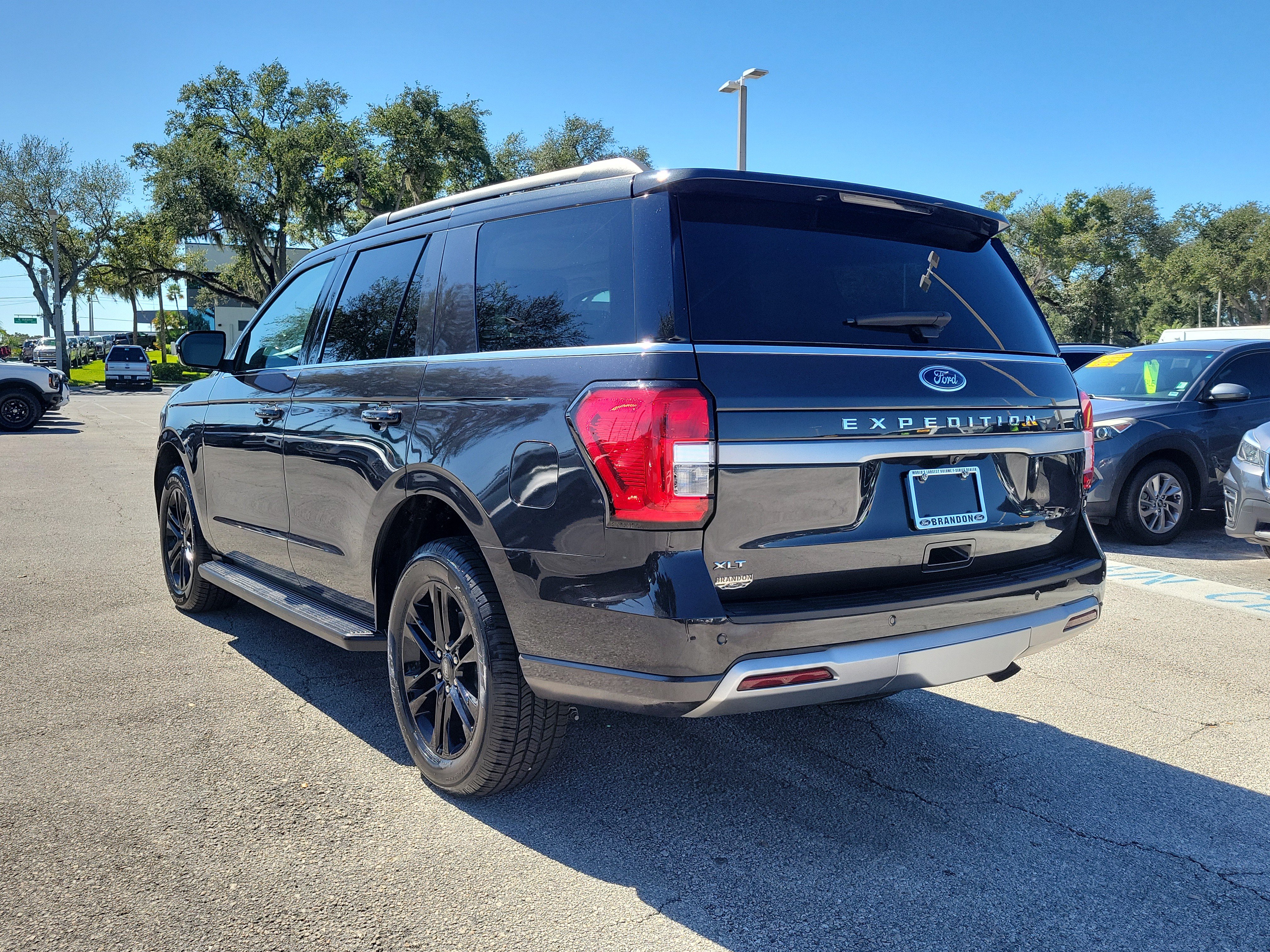 Certified 2024 Ford Expedition XLT RWD image 7