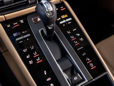 Certified 2025 Porsche Macan S image 59