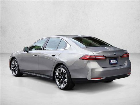 Used 2024 BMW 530i xDrive w/ Premium Package AWD/4WD image 10