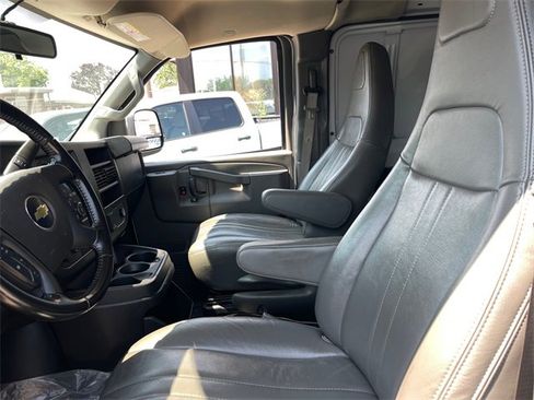 Used 2022 Chevrolet Express 2500 Extended w/ Driver Convenience Package image 10