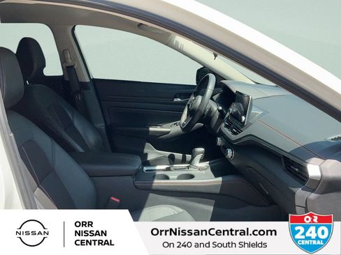 Used 2022 Nissan Altima 2.5 SR FWD image 11