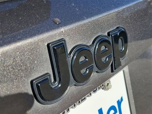 Used 2016 Jeep Renegade Latitude image 36