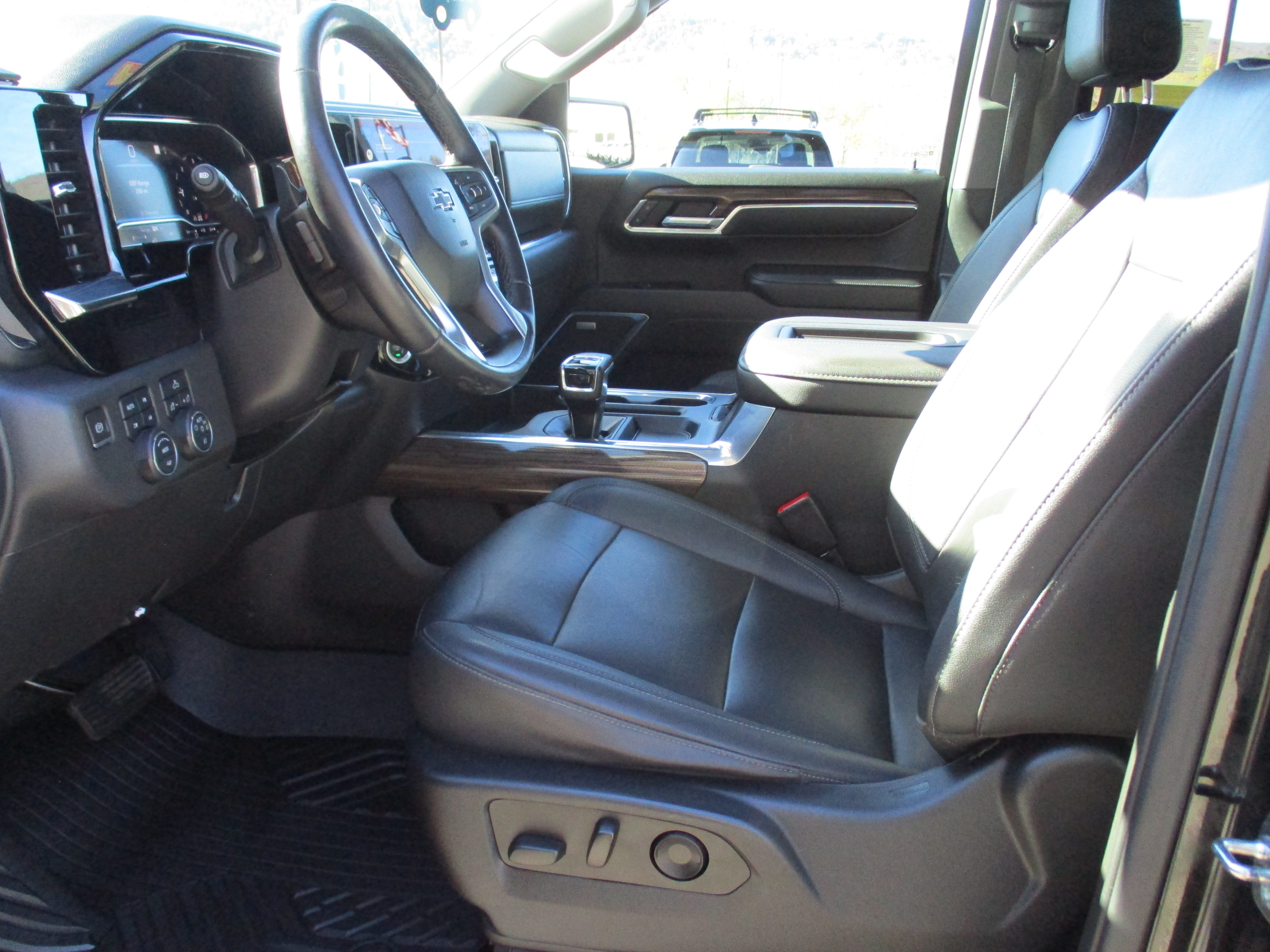 Used 2022 Chevrolet Silverado 1500 RST w/ All Star Edition Plus AWD/4WD image 11