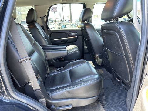 Used 2012 GMC Yukon SLT w/ SLT-2 Equipment Package AWD/4WD image 12