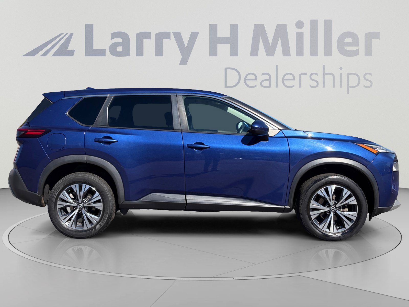 Used 2022 Nissan Rogue SV AWD/4WD image 6