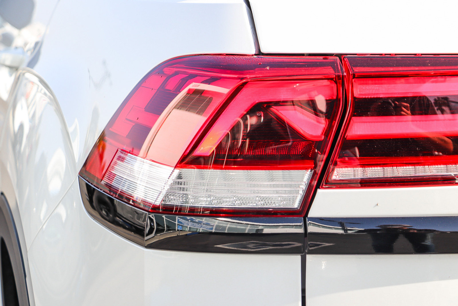 Used 2023 Volkswagen Atlas Cross Sport SEL AWD/4WD image 9