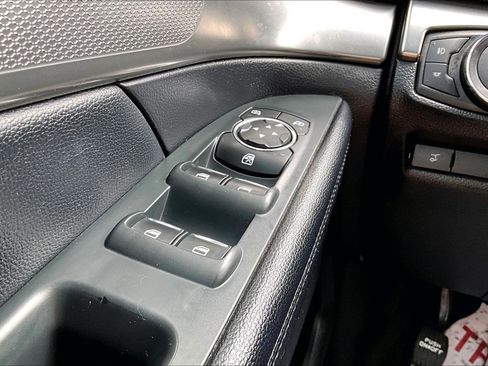 Used 2018 Ford Explorer XLT w/ Equipment Group 201A AWD/4WD image 33