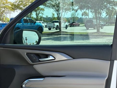 Used 2024 Chevrolet Traverse LT w/ Enhanced Driving Package AWD/4WD image 26