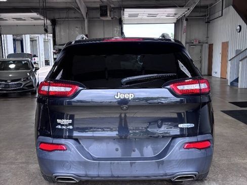 Used 2016 Jeep Cherokee Latitude AWD/4WD image 10