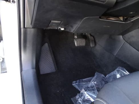 Used 2019 Toyota Corolla SE image 16