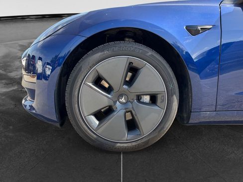 Used 2023 Tesla Model 3 Standard Range RWD image 9