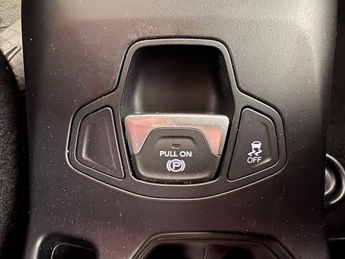 Used 2018 Jeep Renegade Sport w/ Power & Air Group AWD/4WD image 28