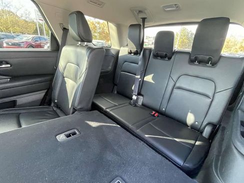 Used 2023 Nissan Pathfinder SL image 11