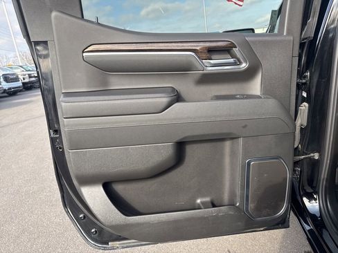 Used 2024 GMC Sierra 1500 SLE w/ X31 Off-Road Package AWD/4WD image 12