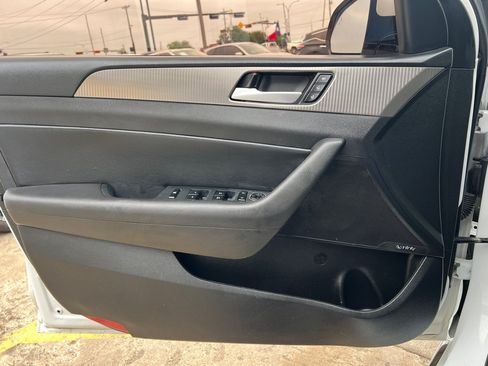 Used 2019 Hyundai Sonata Limited FWD image 19