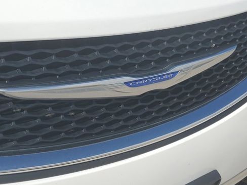 Used 2020 Chrysler Pacifica Limited image 7