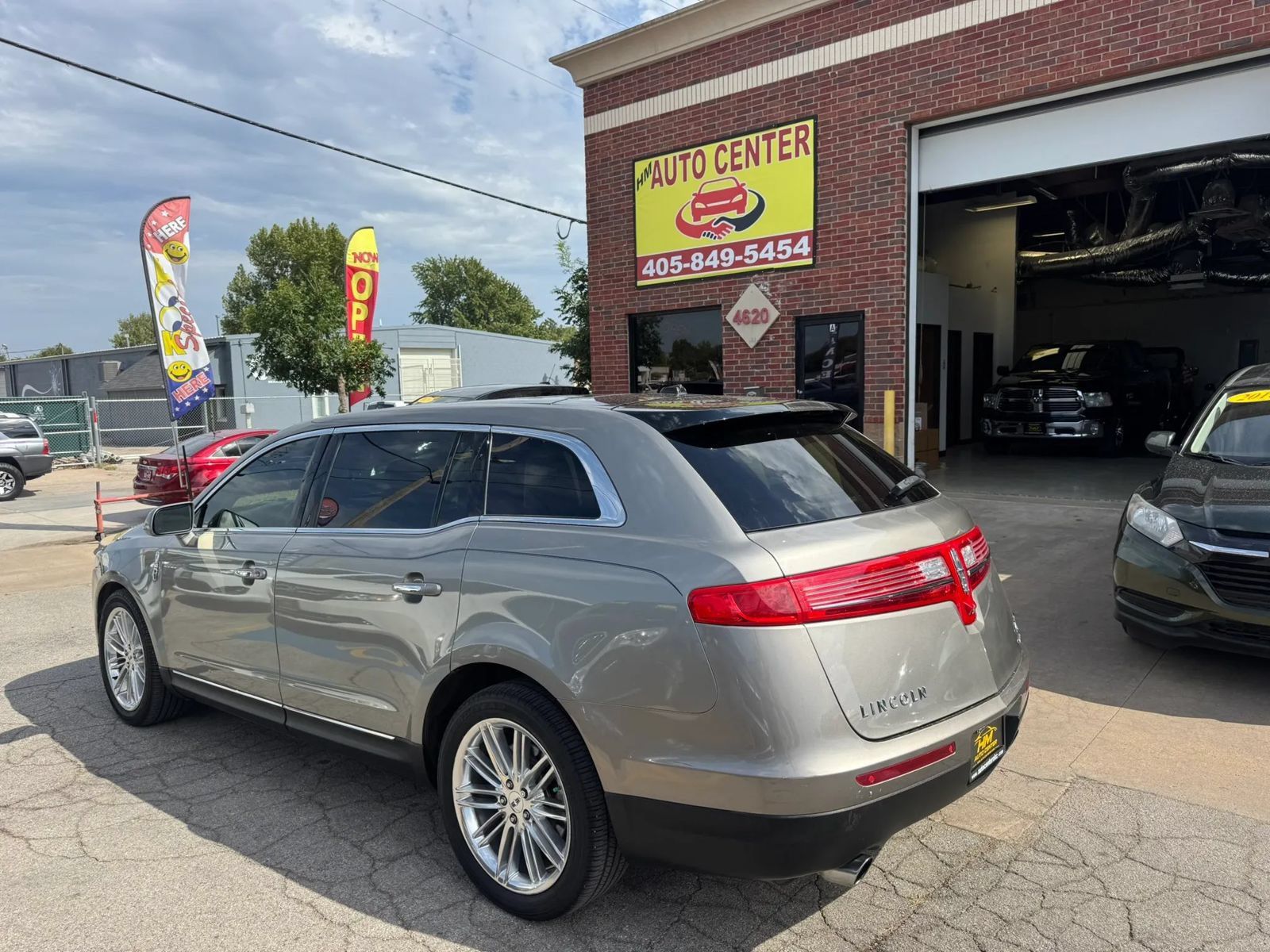 Used 2015 Lincoln MKT AWD w/ Equipment Group 201A image 3