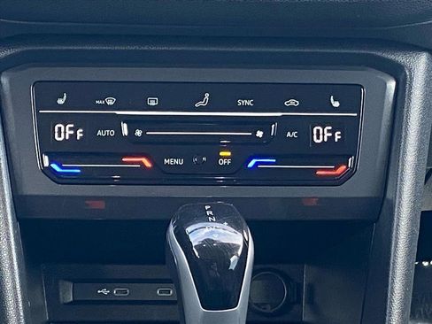 Certified 2023 Volkswagen Tiguan SE image 10