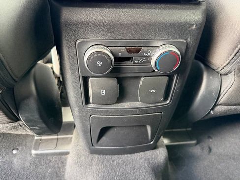Used 2022 Ford Explorer XLT RWD image 26