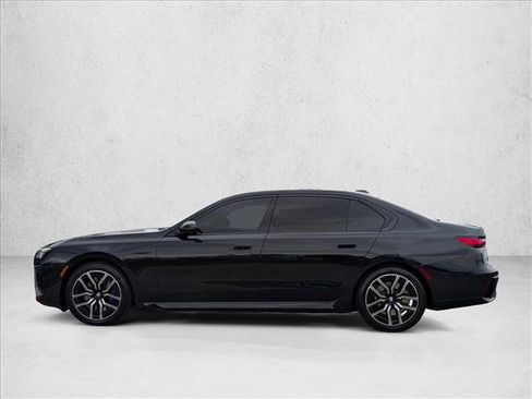 Used 2023 BMW 740i w/ Parking Assistance Package RWD image 9